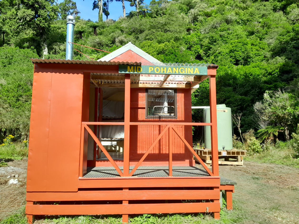 Mid Pohangina Hut